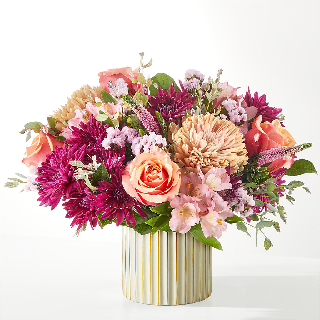 Berry Cobbler Bouquet with Ivory Vase –  Oak Creek Florist, Concord CA